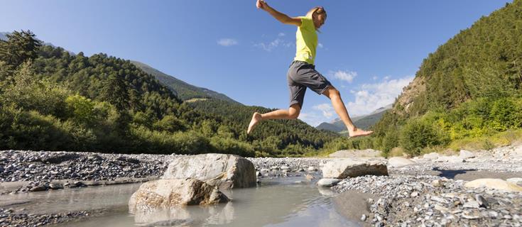 landschaft-prader-sand-fluss-vinschgau-fb