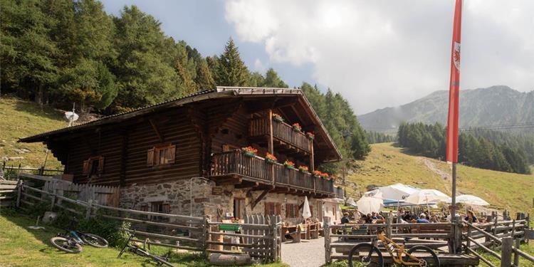 Tarres alp mountain hut