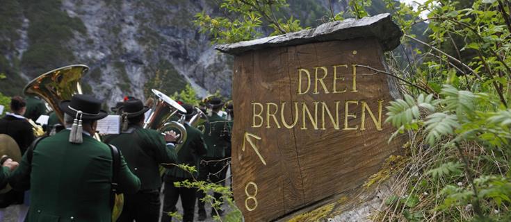 sehenswürdigkeiten-drei-brunnen-prozession-vinschgau-fb